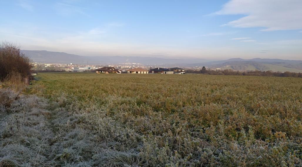 SLNEČNÉ POZEMKY POD RD - BELUŠA - NÁKLIE