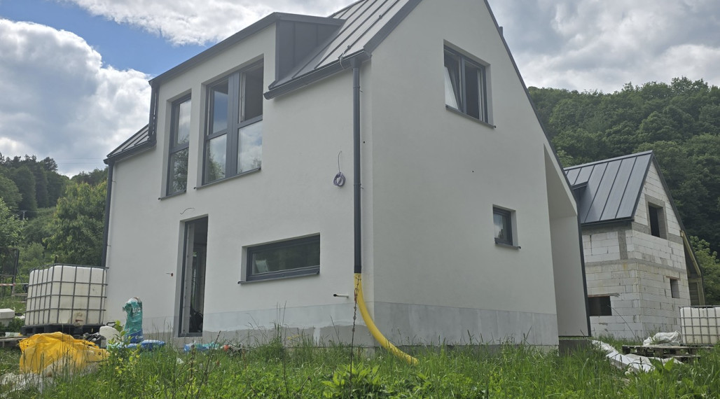 DVOJPODLAŽNÝ  RD  S POZEMKOM V BLÍZKOSTI LESA