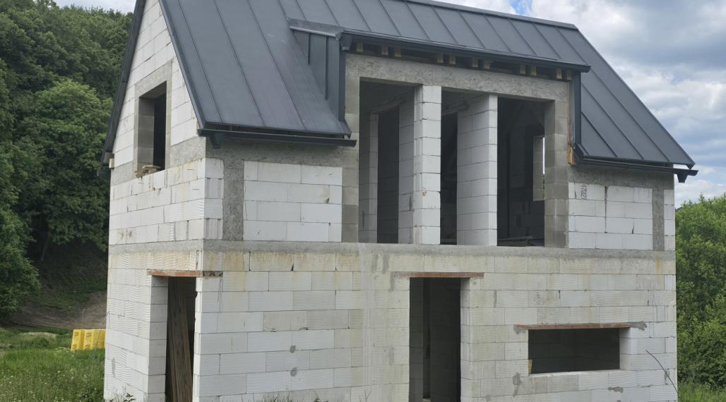 PREDAJ: HRUBÁ STAVBA 2 PODLAŽNÉHO RD