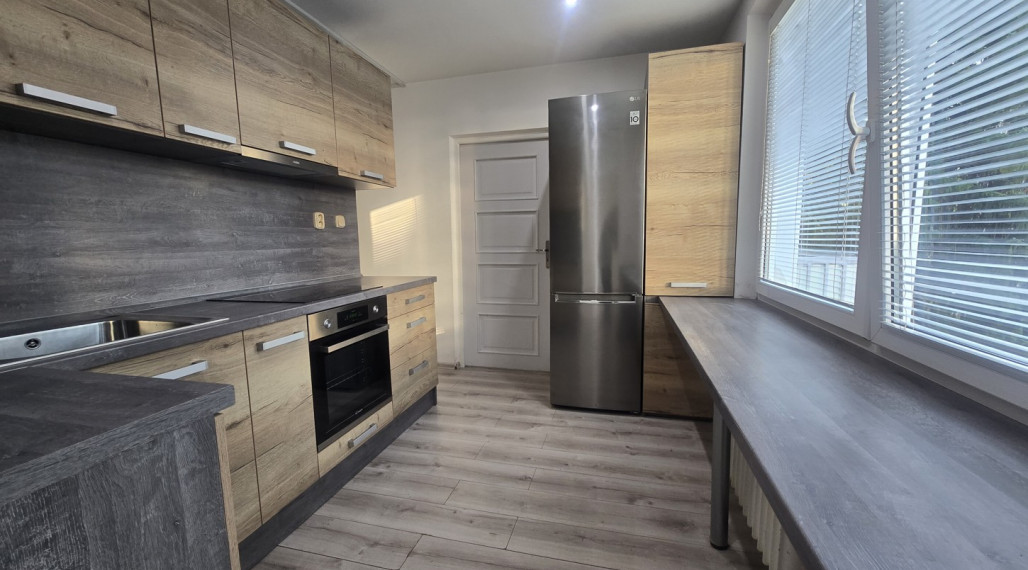 PREDAJ: ZREKONŠTRUOVANÝ 4 IZBOVÝ BYT S VÝMEROU 79 M2 - ul. Mojmírova PÚCHOV