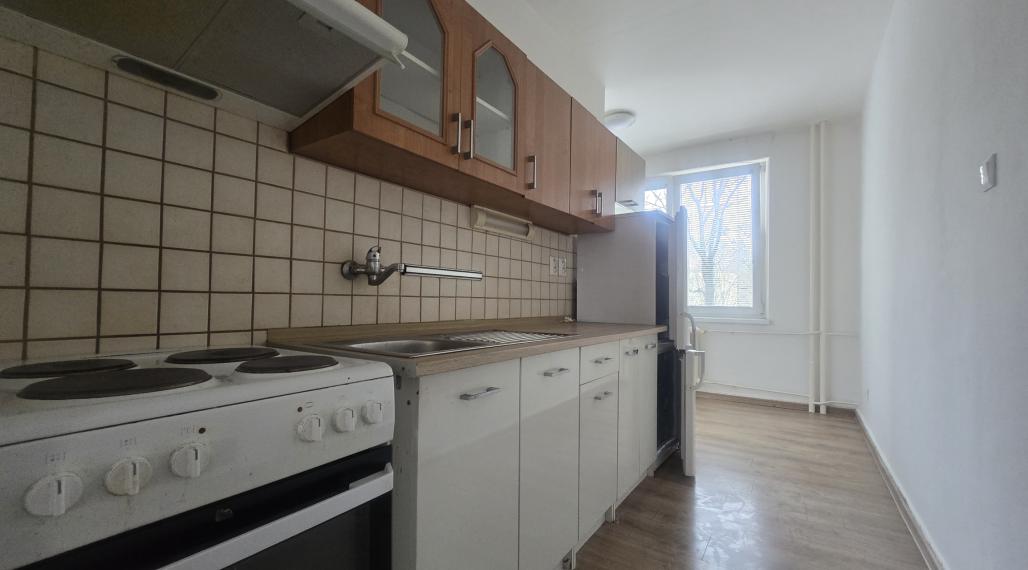 PRENÁJOM: 2 IZBOVÝ BYT S BALKÓNOM - PÚCHOV