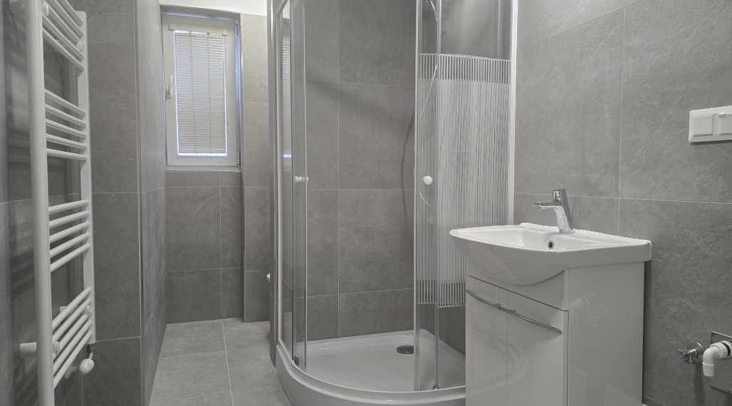 PRENÁJOM - 2 IZBOVÝ BYT V CENTRE MESTA - PÚCHOV