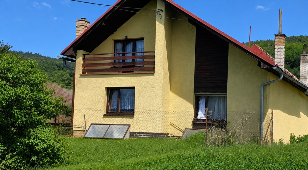 RODINNÝ DOM V SRDCI OBCE S POTENCIÁLOM - 170 000.-€