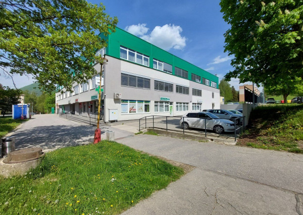 PRENÁJOM: administratívne priestory Pov. Bystrica, Hliny