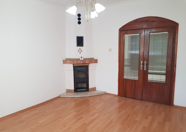 PREDANÉ - 3 IZ BYT  S GARÁŽOU A VEĽKOU ZÁHRADOU - JELŠOVÉ