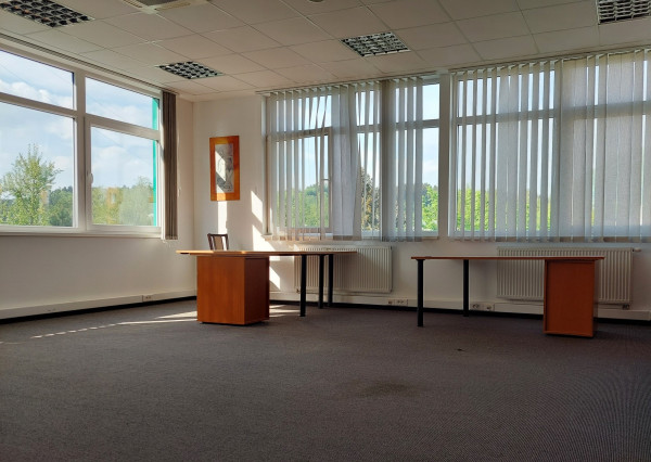 PRENÁJOM - POV. BYSTRICA - nebytové priestory - 66 m2