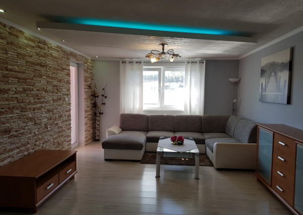 PREDANÉ - 3 IZ PODPIVNIČENÝ BUNGALOV S GARÁŽOU A WELLNESS - SVEREPEC