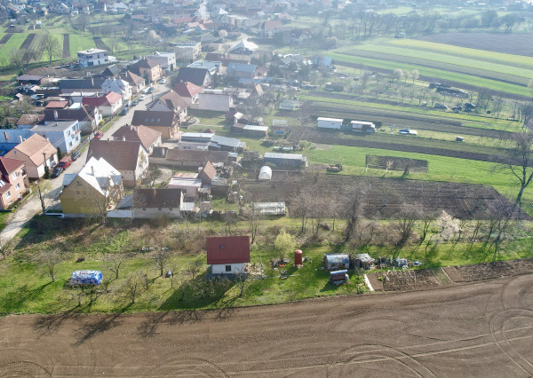 POZEMOK PRE RODINNÝ DOM V POKOJNEJ ČASTI - TRENČÍN - ZÁBLATIE