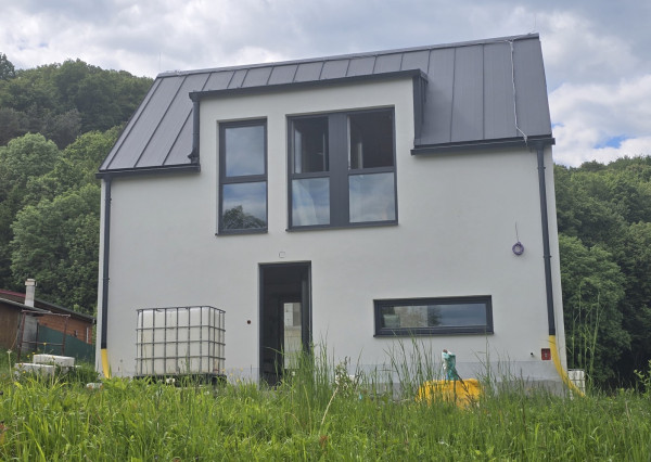 PREDAJ: BÝVANIE V LONE PRÍRODY