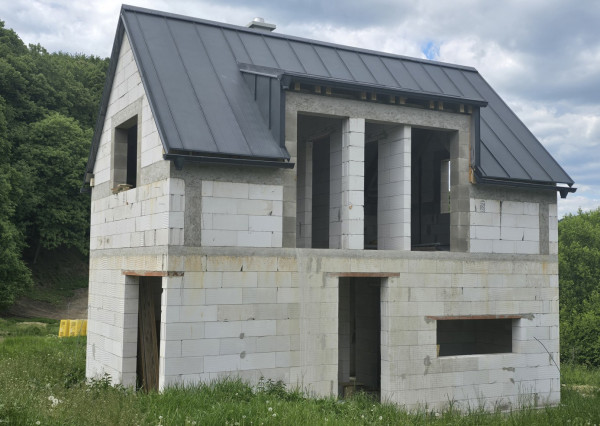 PREDAJ: HRUBÁ STAVBA 2 PODLAŽNÉHO RD