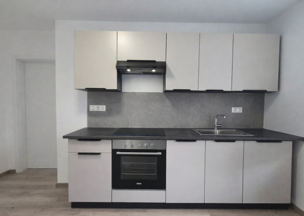 PRENÁJOM - 2 IZBOVÝ BYT V CENTRE MESTA - PÚCHOV