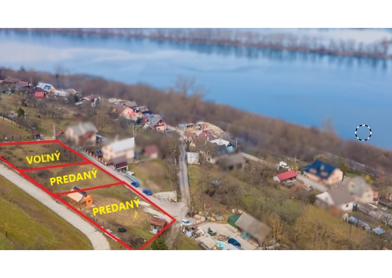 POZEMOK POD RD S PEKNÝMI VÝHĽADMI - MILOCHOV