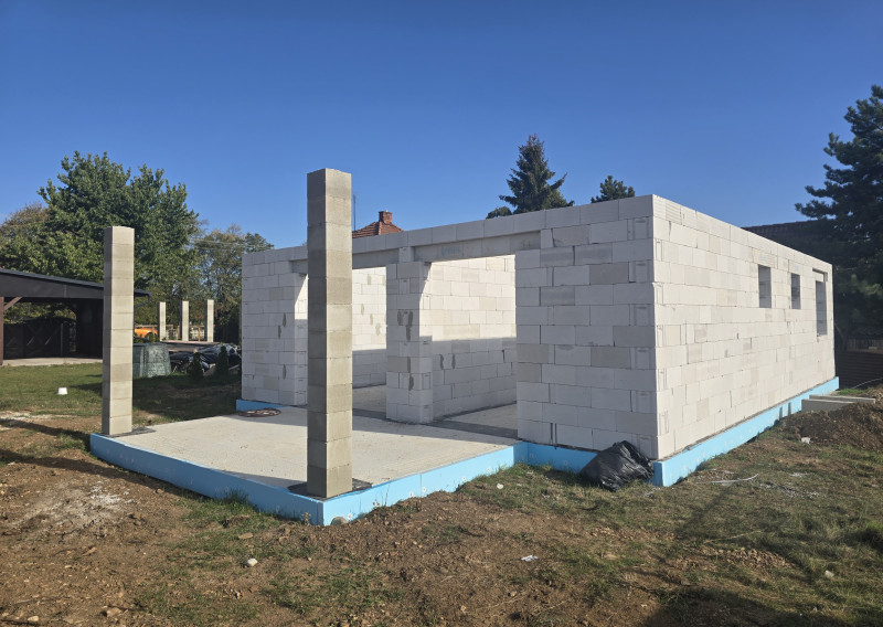 PREDAJ ATRAKTÍVNEHO HOLODOMU - KOSTOLNÁ-ZÁRIEČIE
